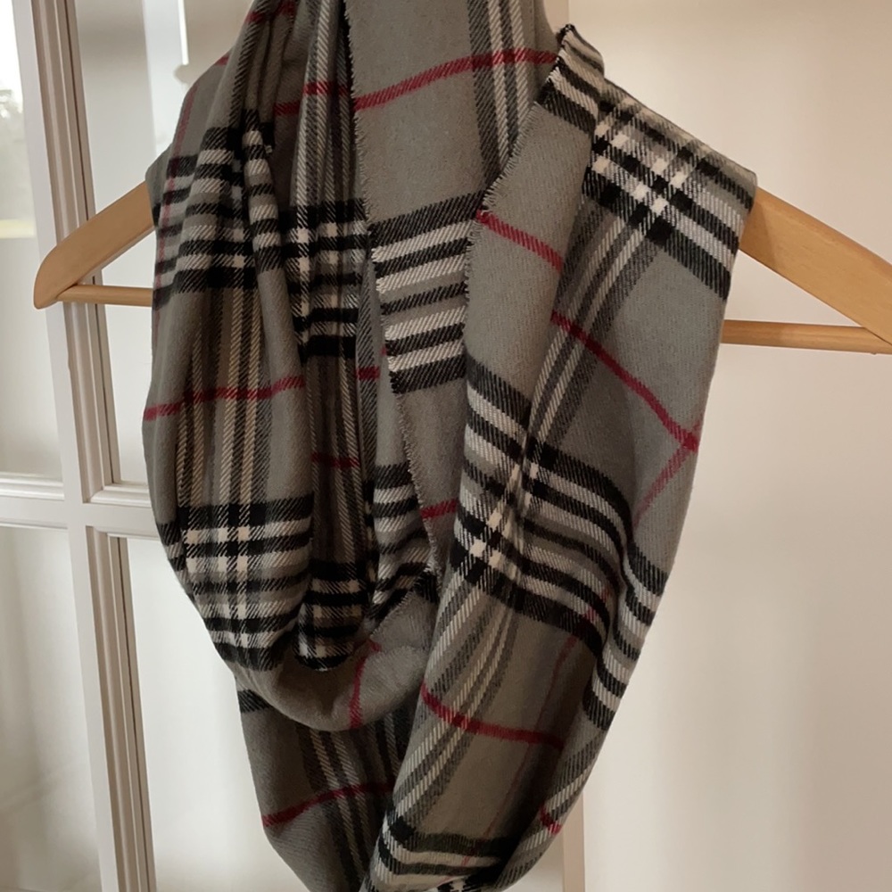 Gray flannel infinity scarf - NWT